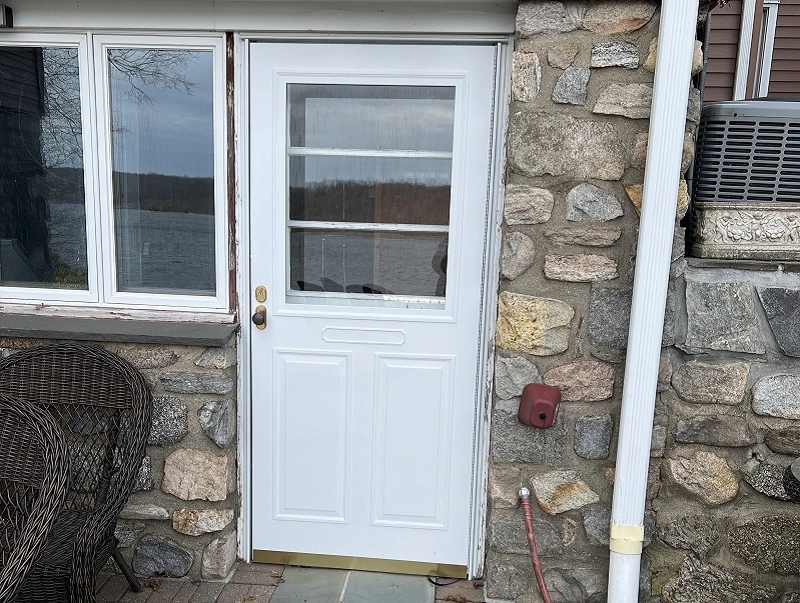 New patio door needed in New Fairifeld
